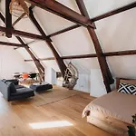Big Loft 100M From Beach